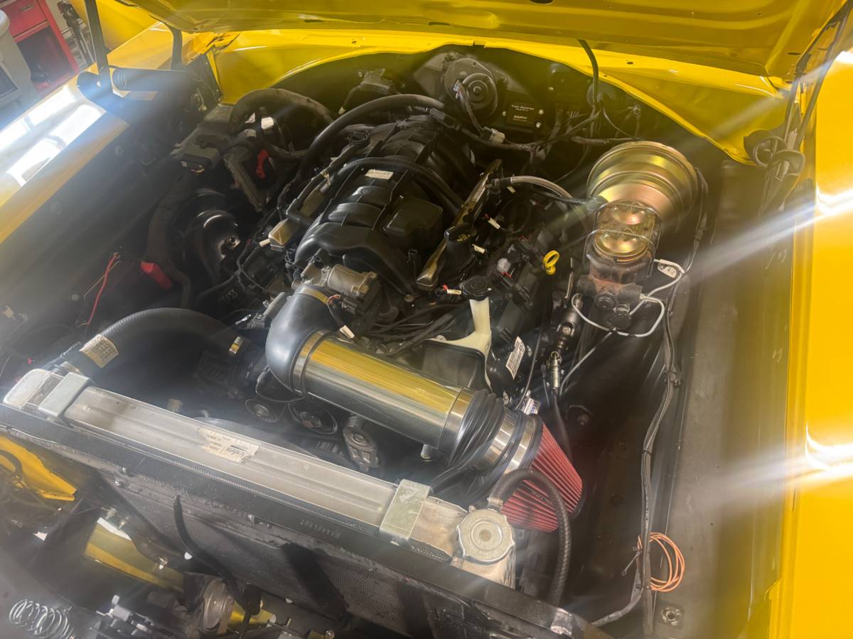 Dodge-charger-1968-yellow-9