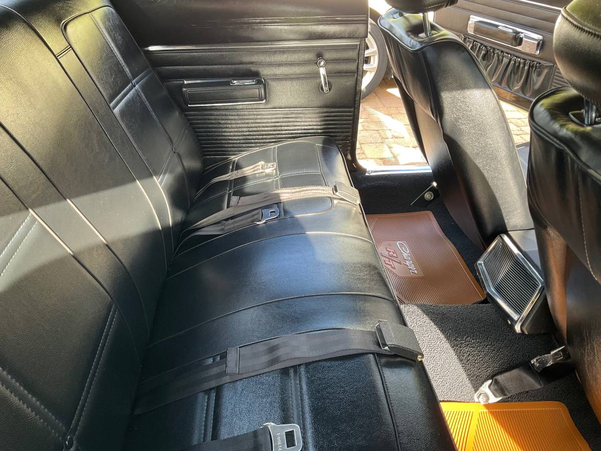 Dodge-charger-rt-se-1969-yellow-12