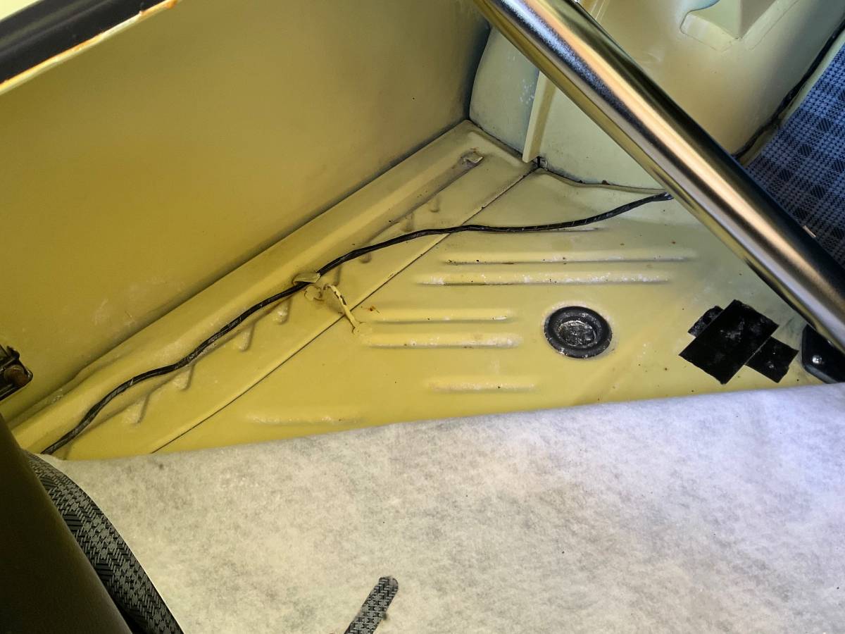 Dodge-charger-rt-se-1969-yellow-17