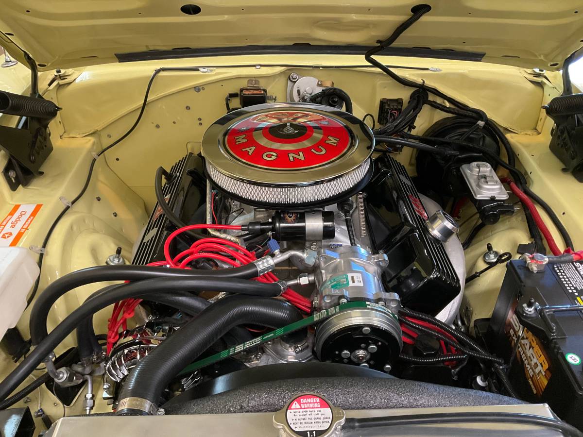 Dodge-charger-rt-se-1969-yellow-19