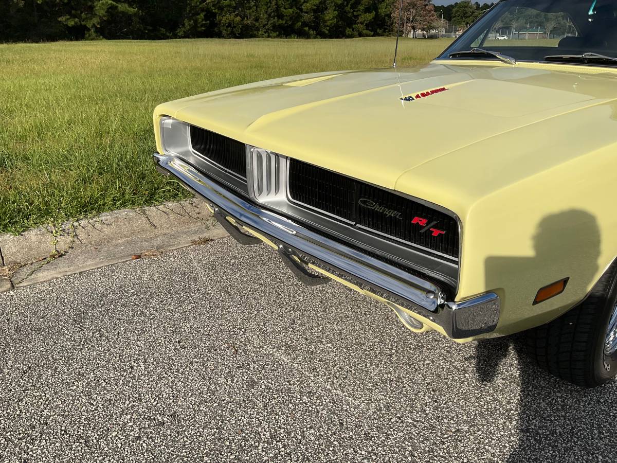 Dodge-charger-rt-se-1969-yellow-2