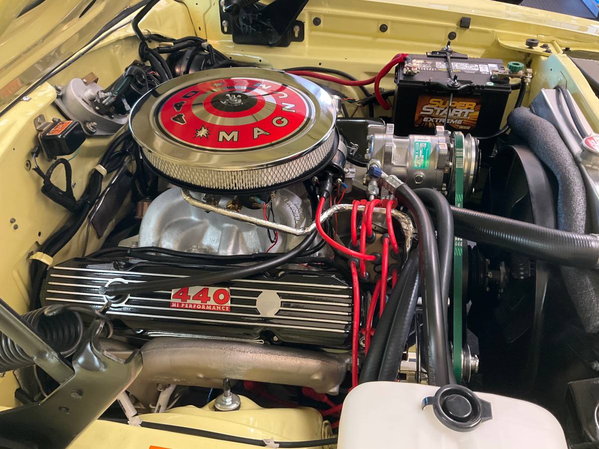 Dodge-charger-rt-se-1969-yellow-20