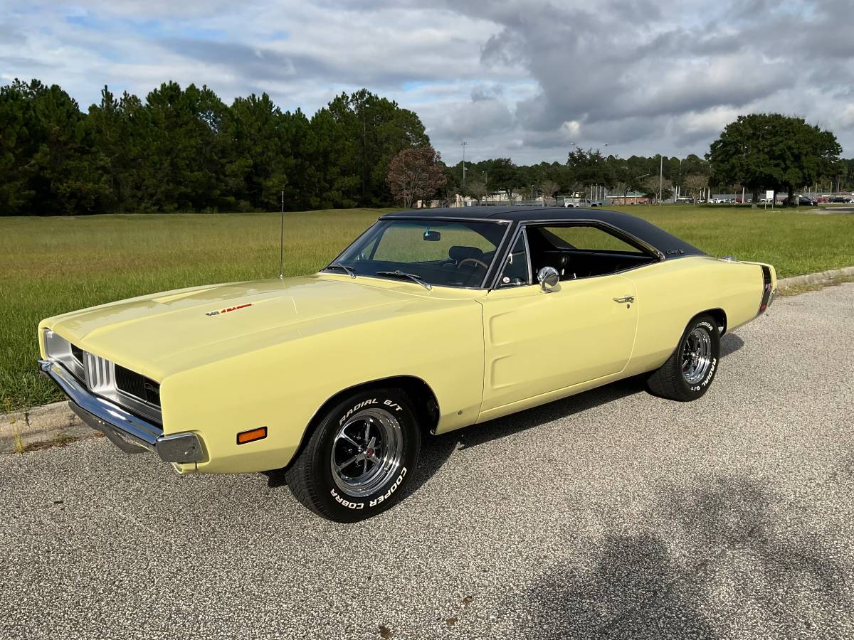 Dodge-charger-rt-se-1969-yellow-5