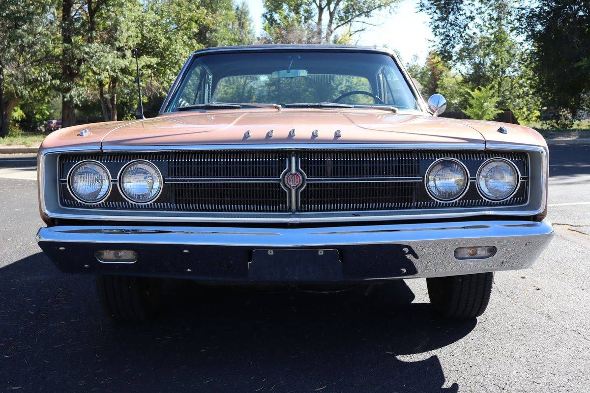 Dodge-coronet-1967-brown-1