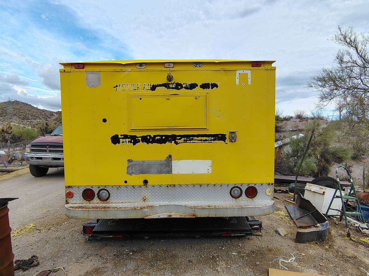 Dodge-custom-d300-1980-yellow-4