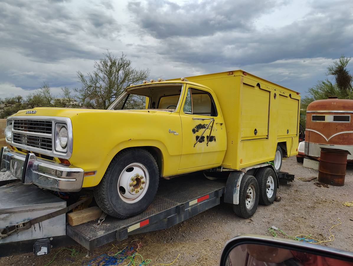 Dodge-custom-d300-1980-yellow-6