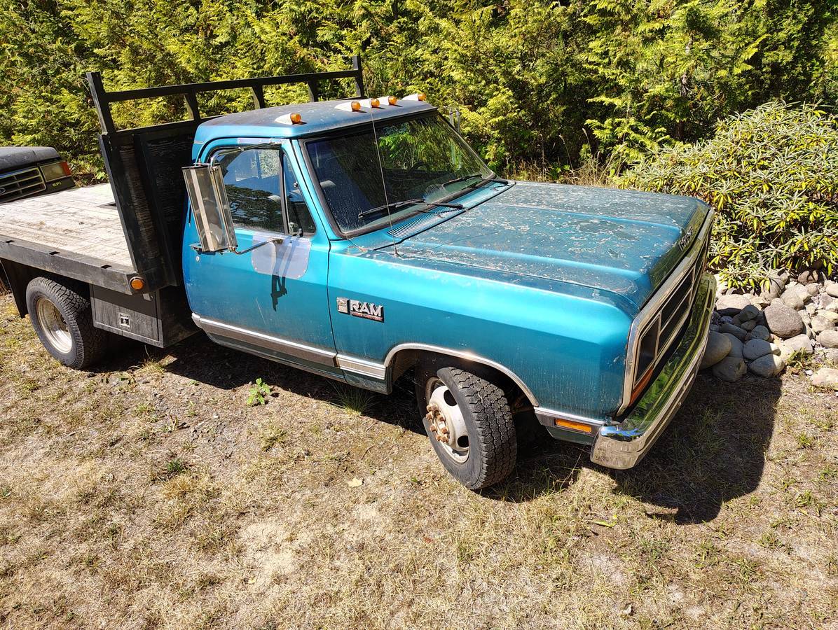 Dodge-d-350-diesel-1990-green