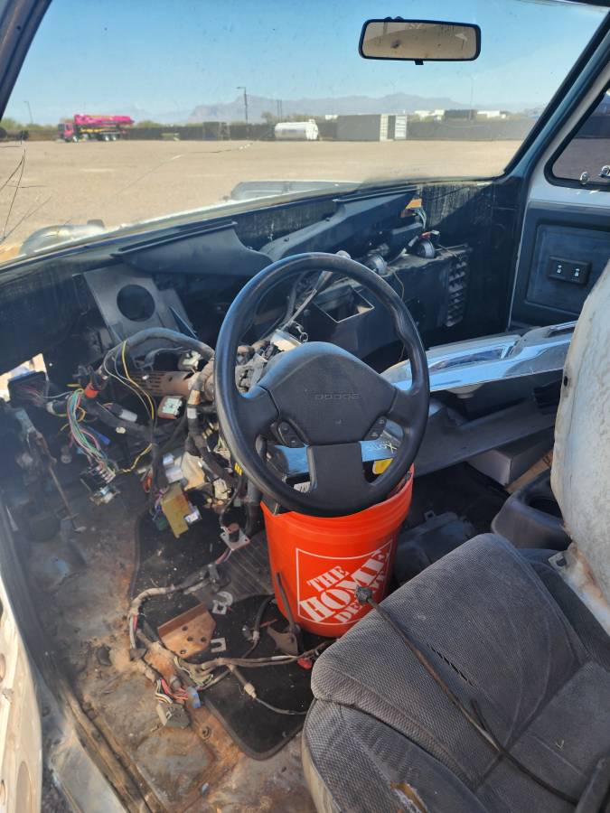 Dodge-d-series-350-diesel-1985-white-4
