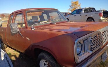 Dodge-d20-1977-custom-1