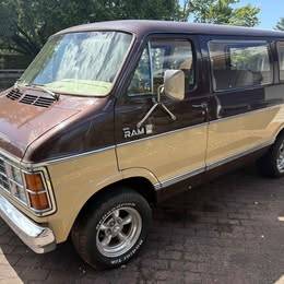 Dodge-d250-1982-brown-1