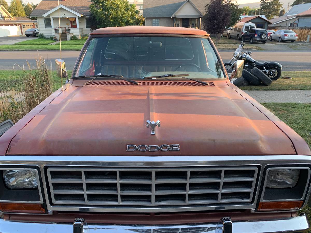 Dodge-d350-1985-brown-1