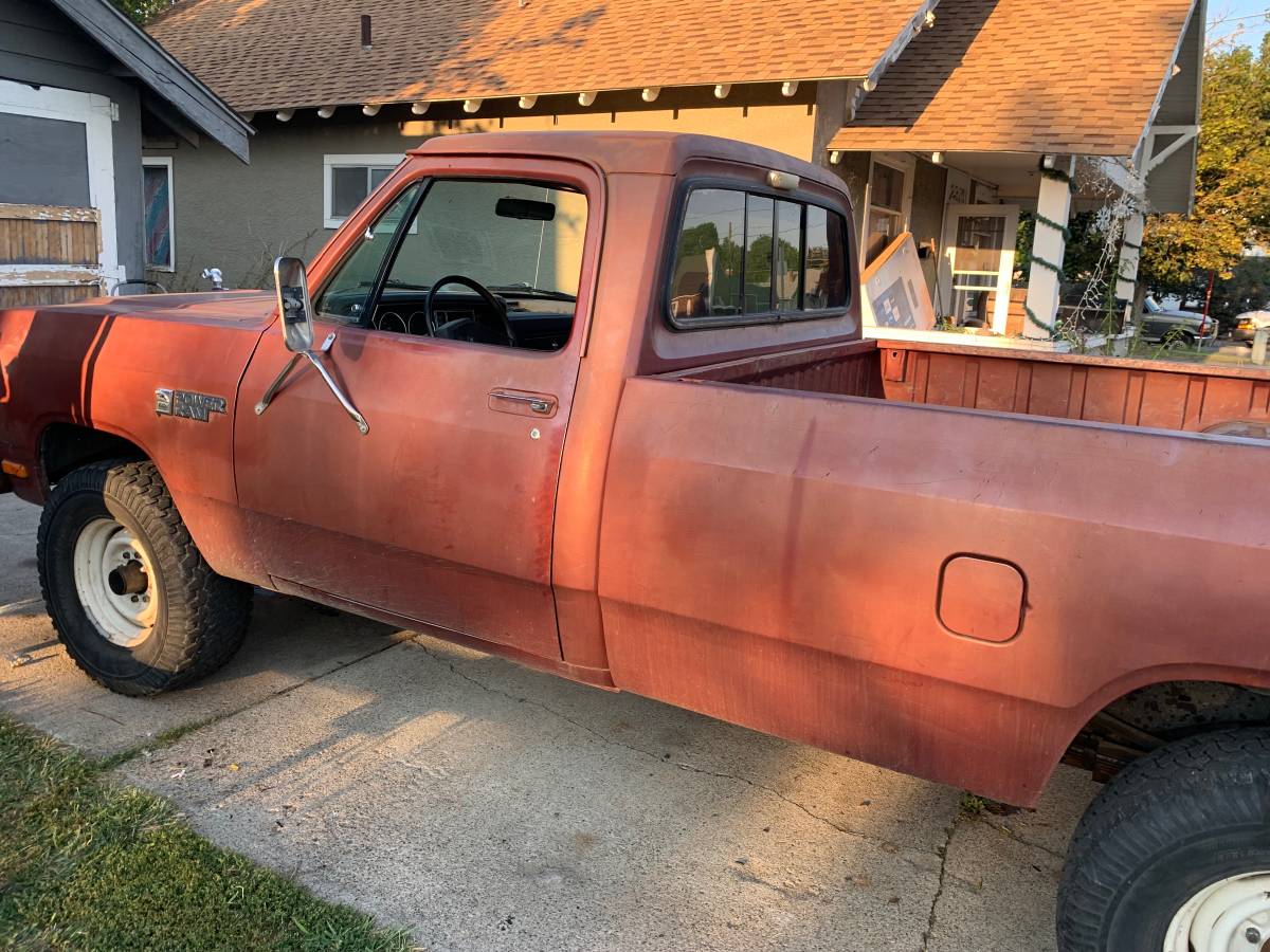 Dodge-d350-1985-brown-12