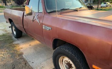 Dodge-d350-1985-brown