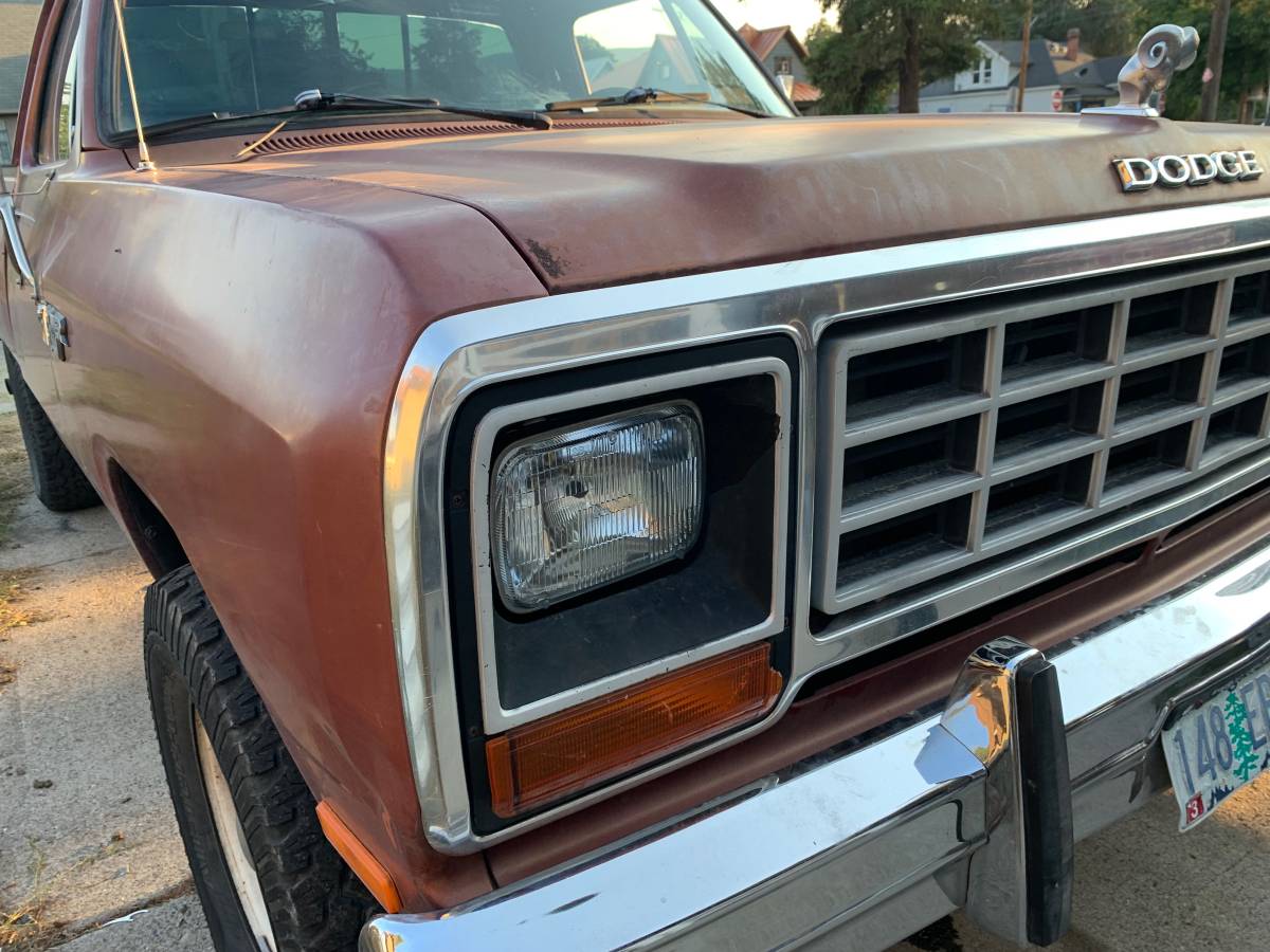 Dodge-d350-1985-brown-4
