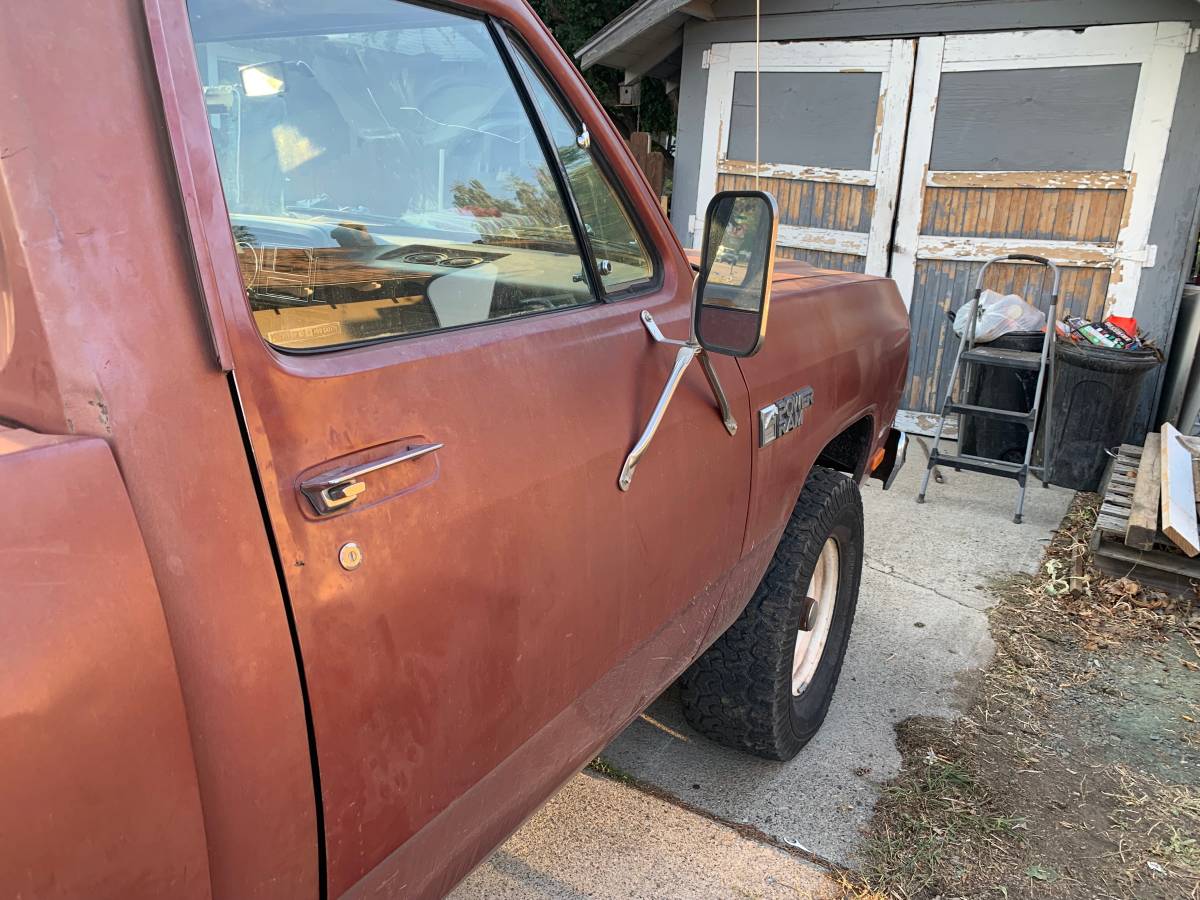 Dodge-d350-1985-brown-5