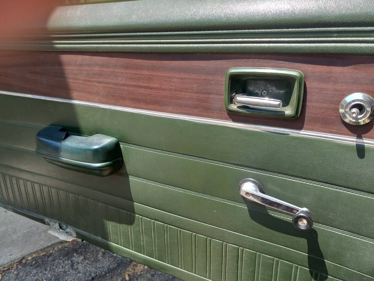 Dodge-dart-swinger-1973-green-11