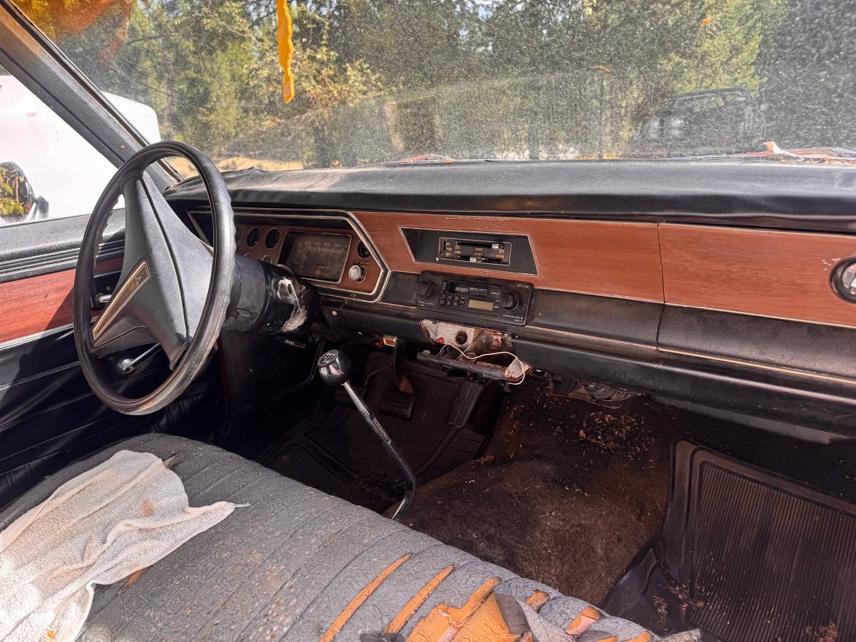 Dodge-dart-swinger-1975-11
