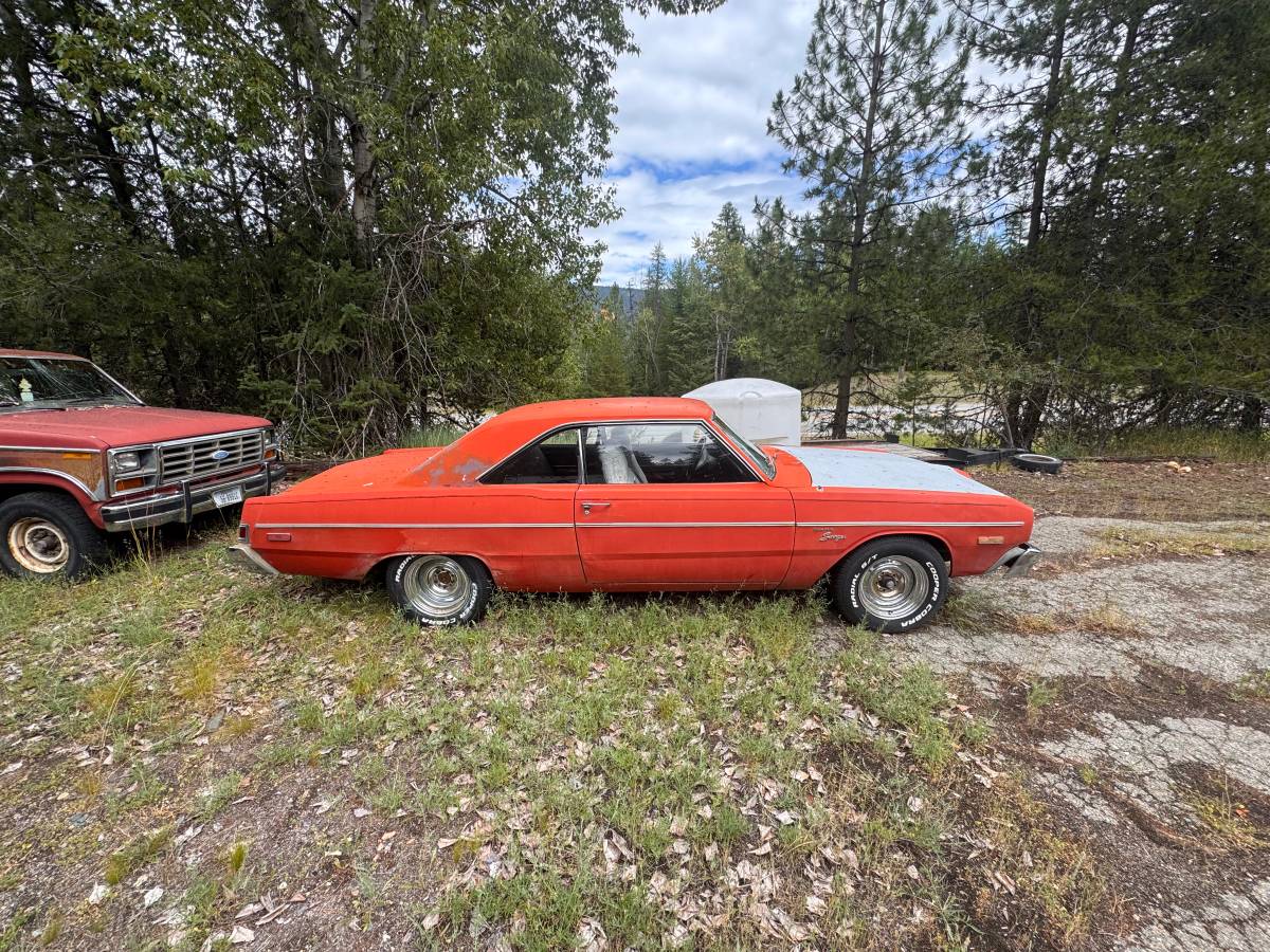 Dodge-dart-swinger-1975-5