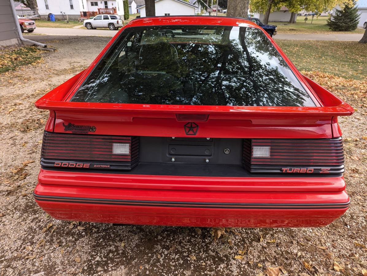Dodge-daytona-turbo-z-1986-red-1