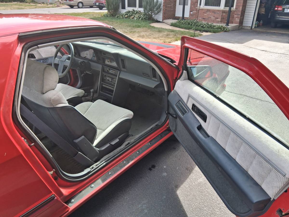 Dodge-daytona-turbo-z-1986-red-4