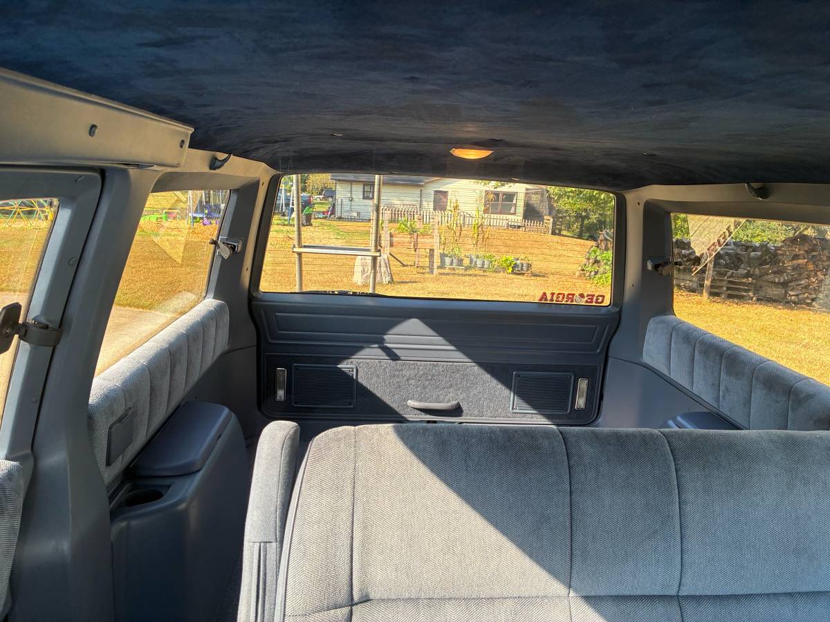 Dodge-grand-caravan-1988-blue-12