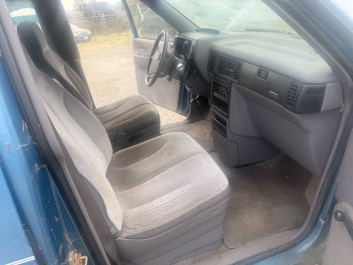 Dodge-grand-caravan-1992-blue-4