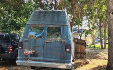 Dodge-grand-caravan-se-1984-blue-1