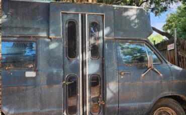 Dodge-grand-caravan-se-1984-blue