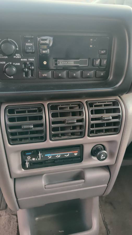 Dodge-grand-caravan-se-1994-blue-10