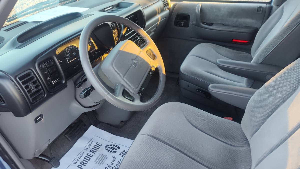 Dodge-grand-caravan-se-1994-blue-14