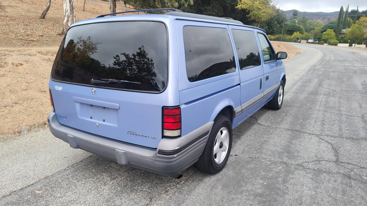Dodge-grand-caravan-se-1994-blue-2