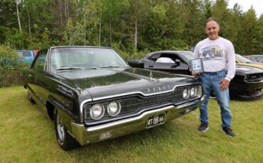 Dodge-monaco-1966-green-11