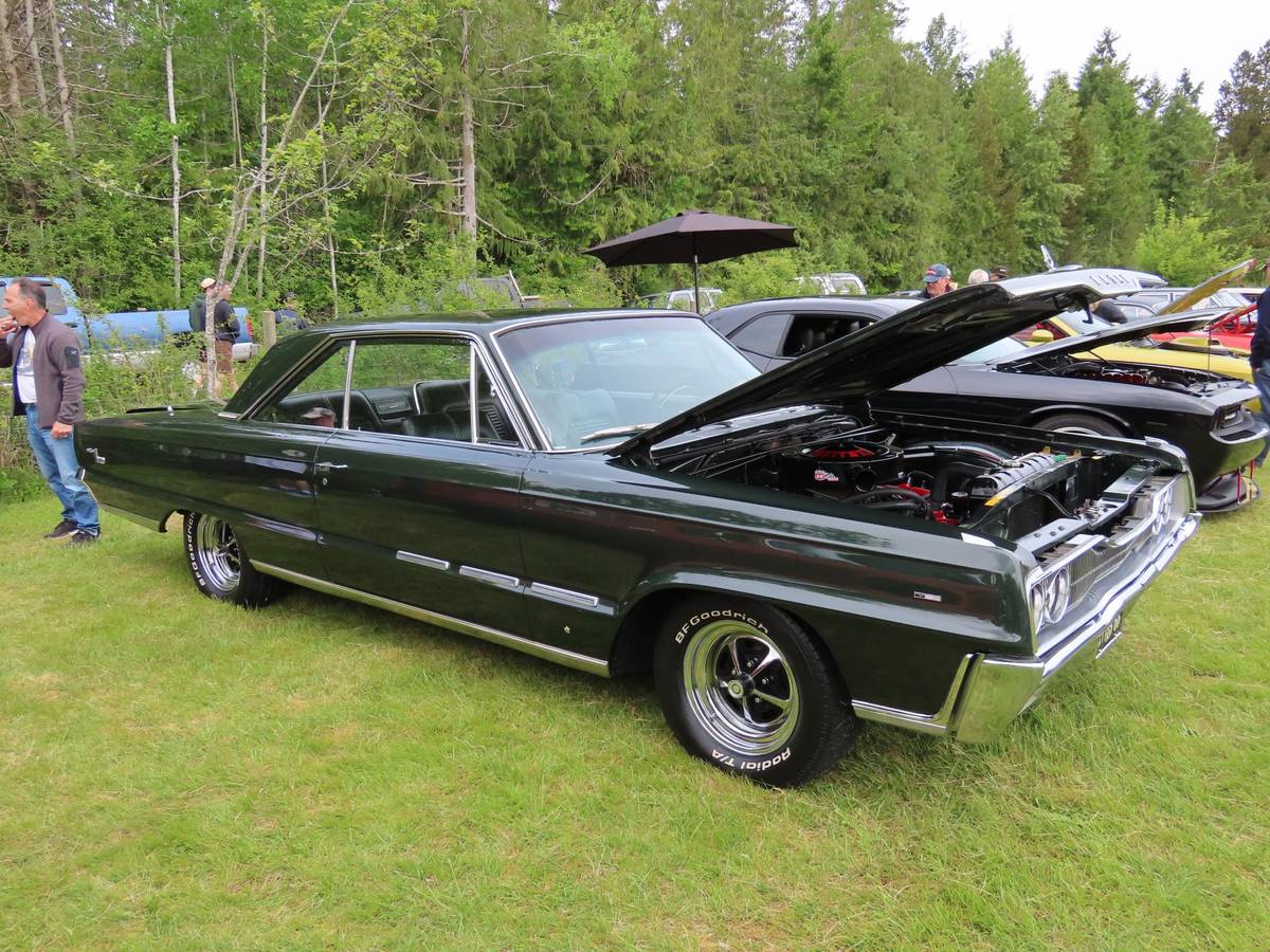 Dodge-monaco-1966-green