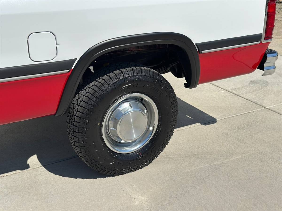 Dodge-other-pickups-w250-regular-cab-long-bed-5.9l-1991-red-13