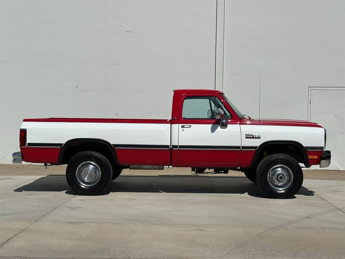 Dodge-other-pickups-w250-regular-cab-long-bed-5.9l-1991-red-4
