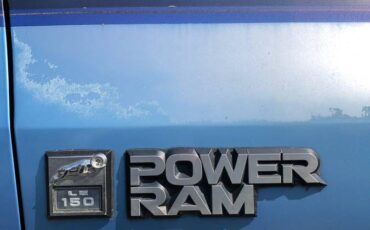 Dodge-power-ram-le150-4x4-extended-cab-and-bed-1990-blue