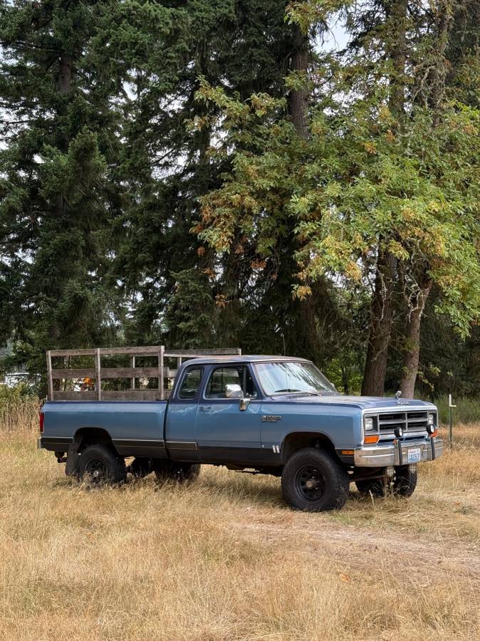 Dodge-power-ram-le150-4x4-extended-cab-and-bed-1990-blue-2