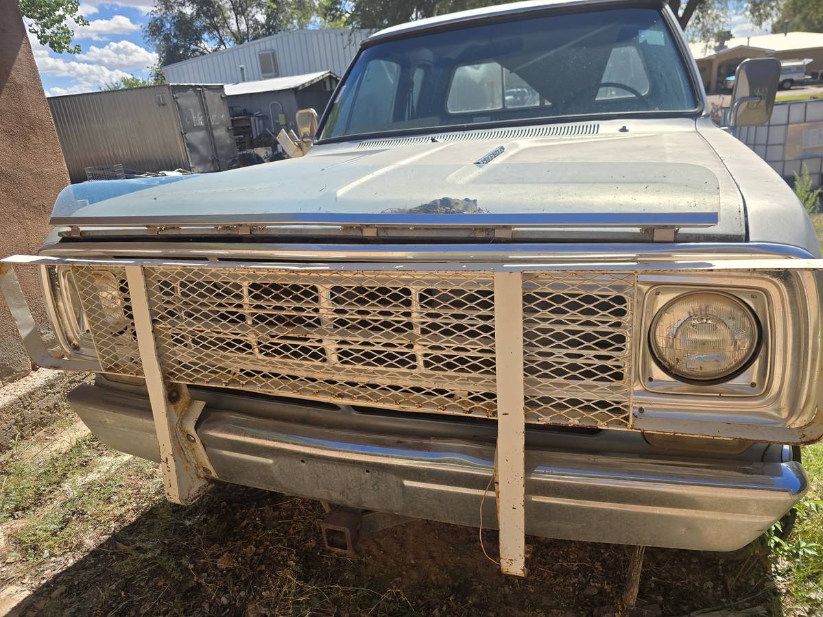 Dodge-power-wagon-1976-3