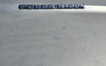Dodge-power-wagon-1976
