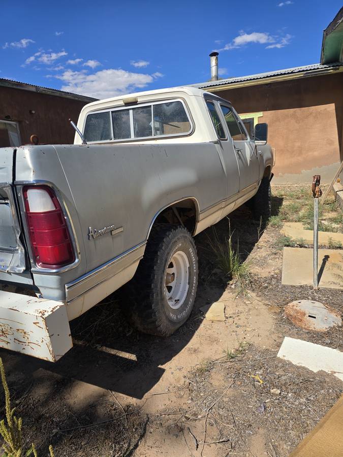 Dodge-power-wagon-1976-5