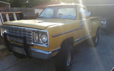 Dodge-power-wagon-1977-yellow-1