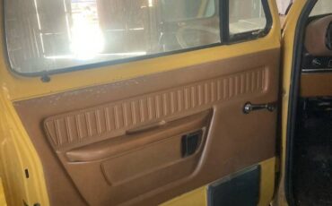 Dodge-power-wagon-1977-yellow-10