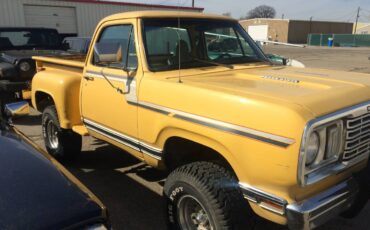 Dodge-power-wagon-1977-yellow-15