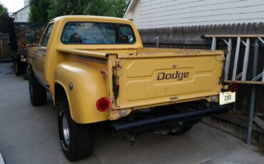 Dodge-power-wagon-1977-yellow-3