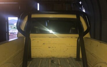 Dodge-power-wagon-1977-yellow