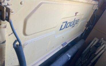 Dodge-power-wagon-1977-yellow-5