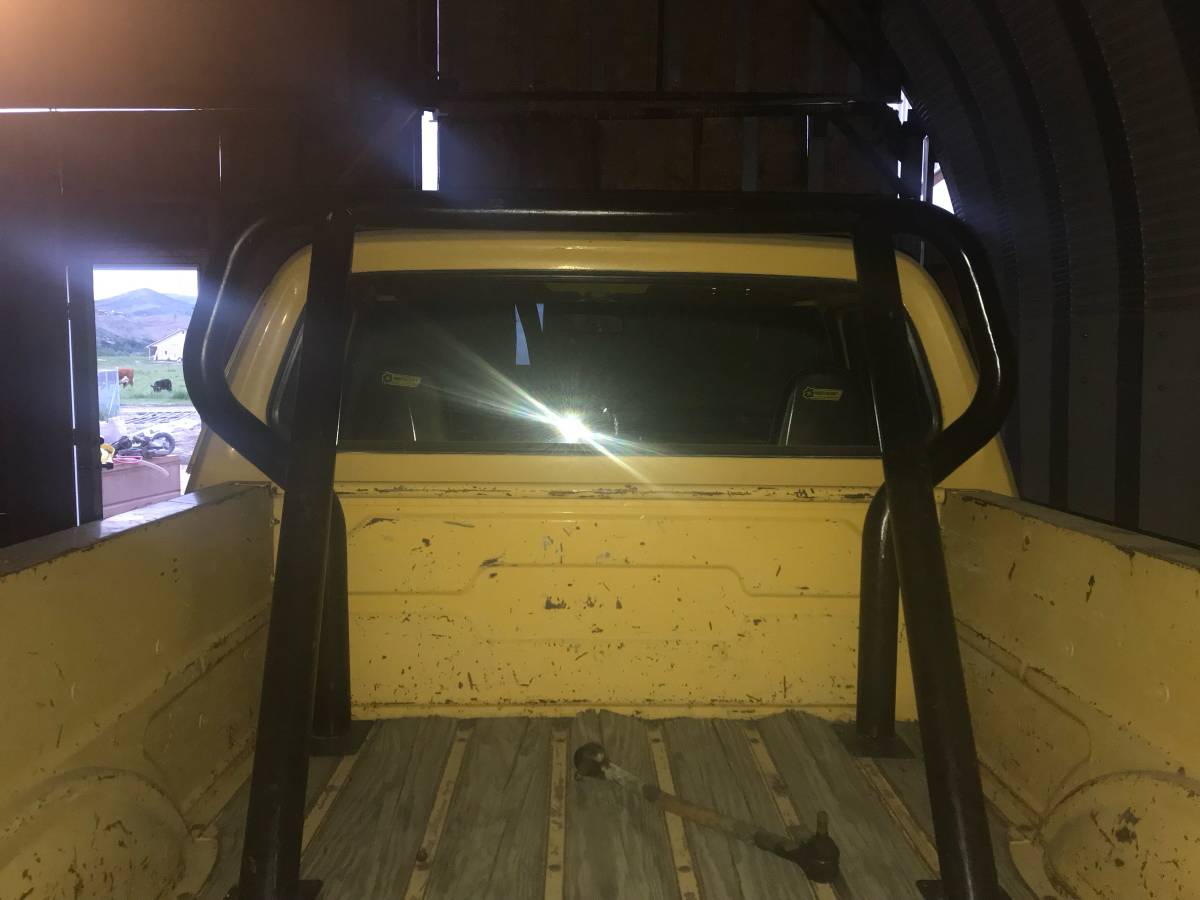 Dodge-power-wagon-1977-yellow