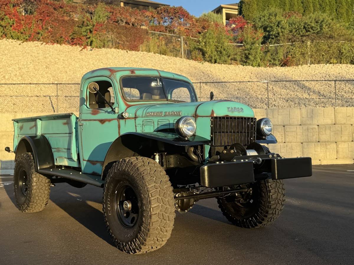 Dodge-power-wagon-diesel-1957-blue-2