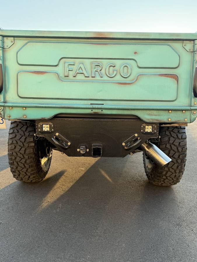 Dodge-power-wagon-diesel-1957-blue-22