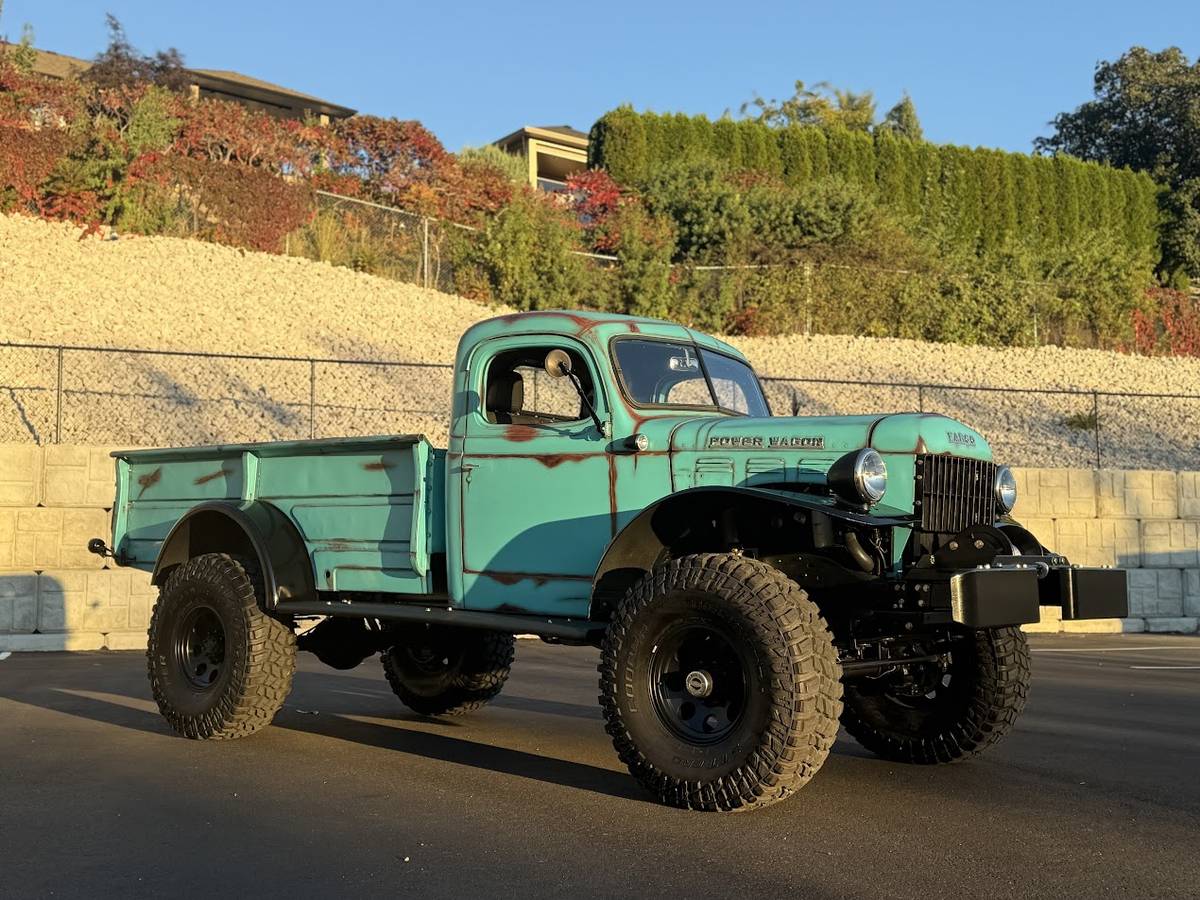 Dodge-power-wagon-diesel-1957-blue-3